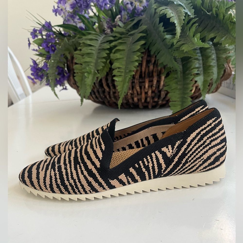 NWT VANELI Zebra Knit Flats Loafers Wmn Size 10 Black Tan